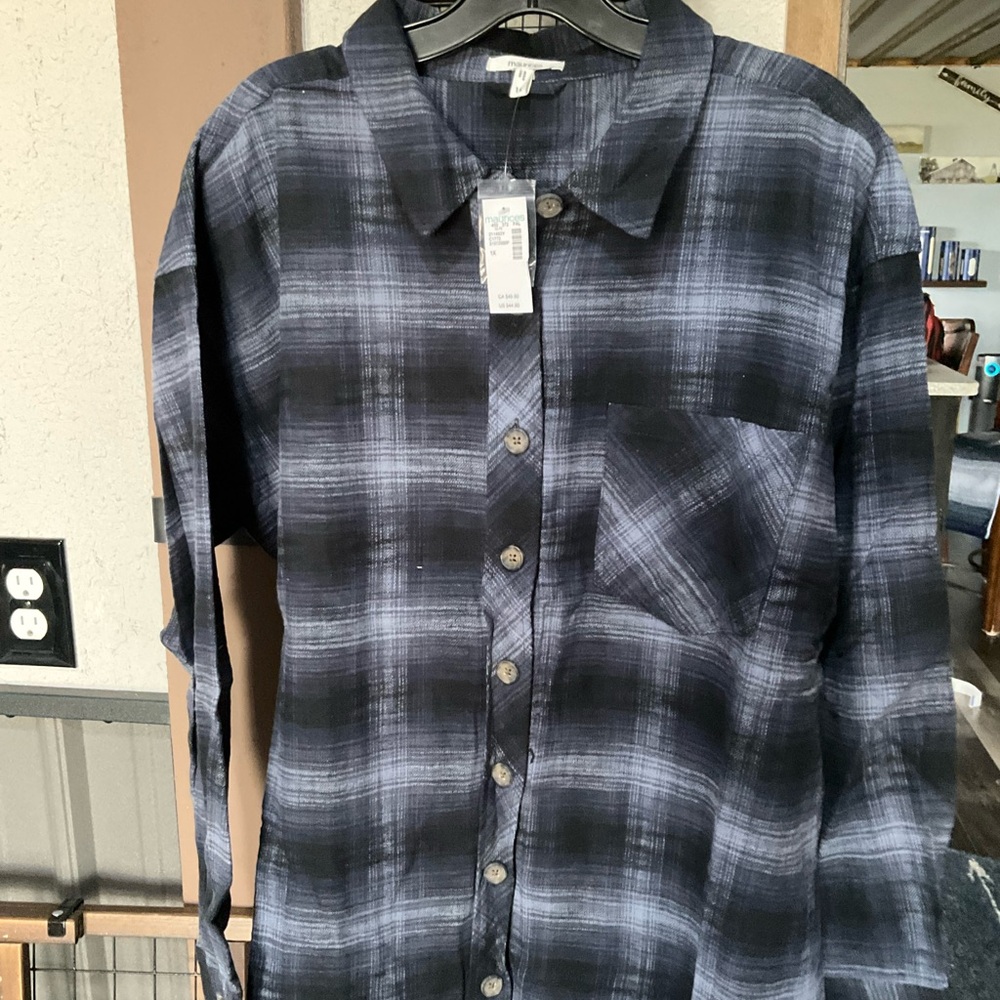 Maurices Black & Gray Plaid Button-Down Shirt